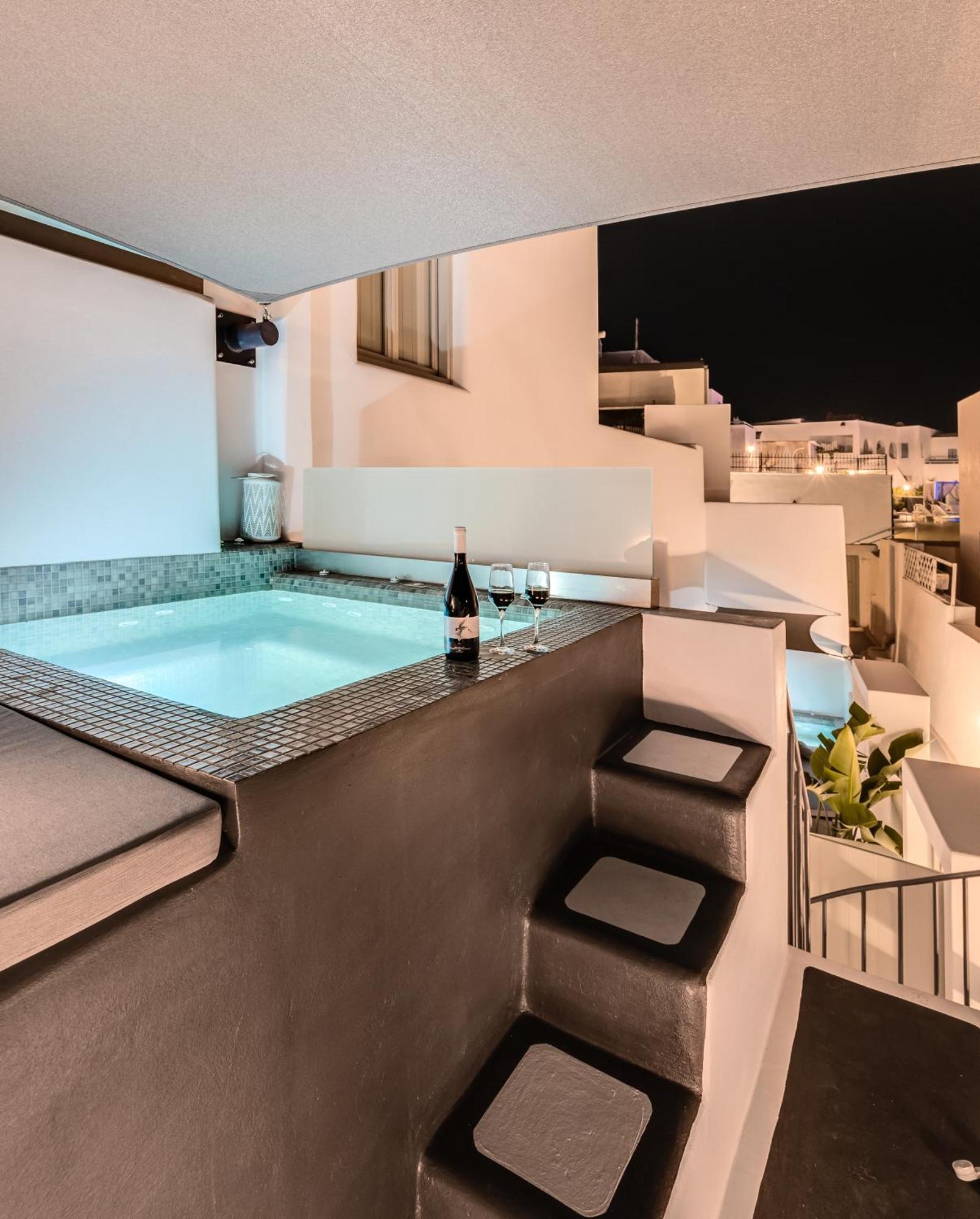 Tiara Suites Santorini 费拉 外观 照片